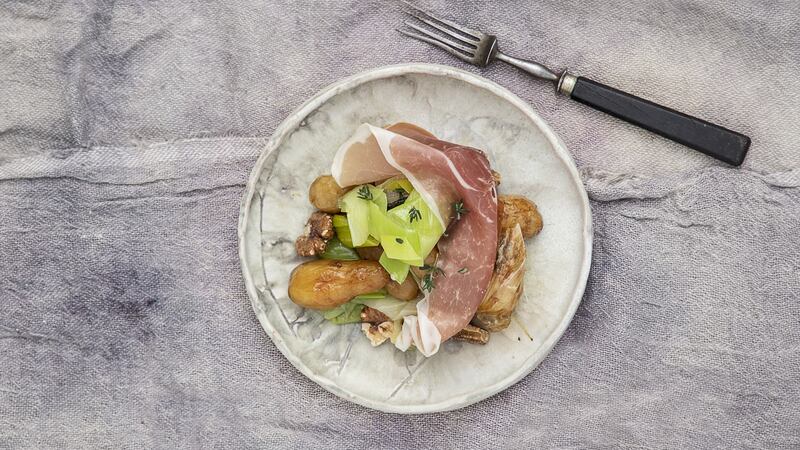 Warm salad of Jerusalem artichokes, leeks and Parma ham
