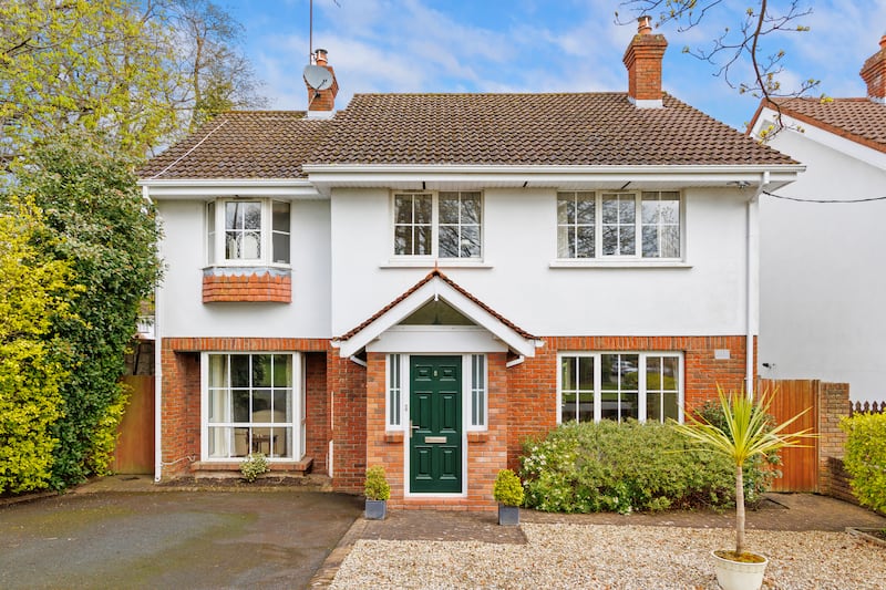 8 Cairn Hill, Westminster Road