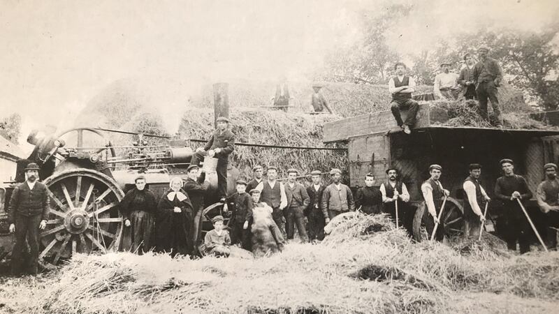 A steam thrashing machine at Shinrone, Co Offaly, in the early 20th century (Noel McMahon).