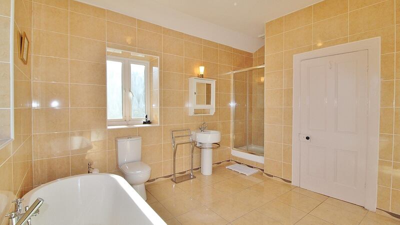 Gilmoss 42 Strand Road, Sutton, D13