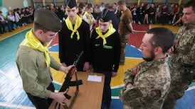 Ukraine’s ‘eastern fortress’ braced for accession of comic-president