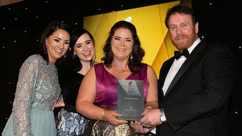 Declan Allen Assistant Head, School of Management, College of Business, Dublin Institute of Technology presents the Best Research Project award to the SepTec and Dublin City University Teams