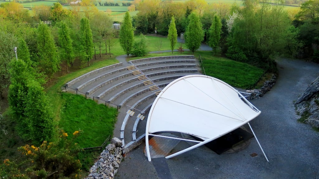 ballykeeffeamphitheatre.com