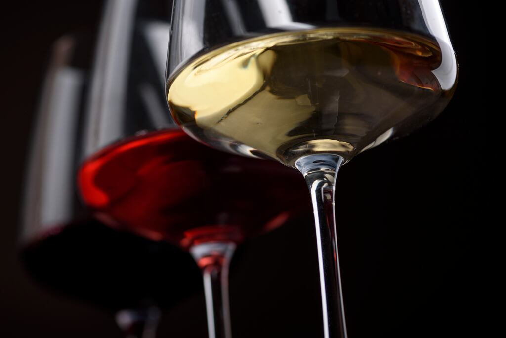 Choose a versatile wine to accompany a meal with a variety of courses