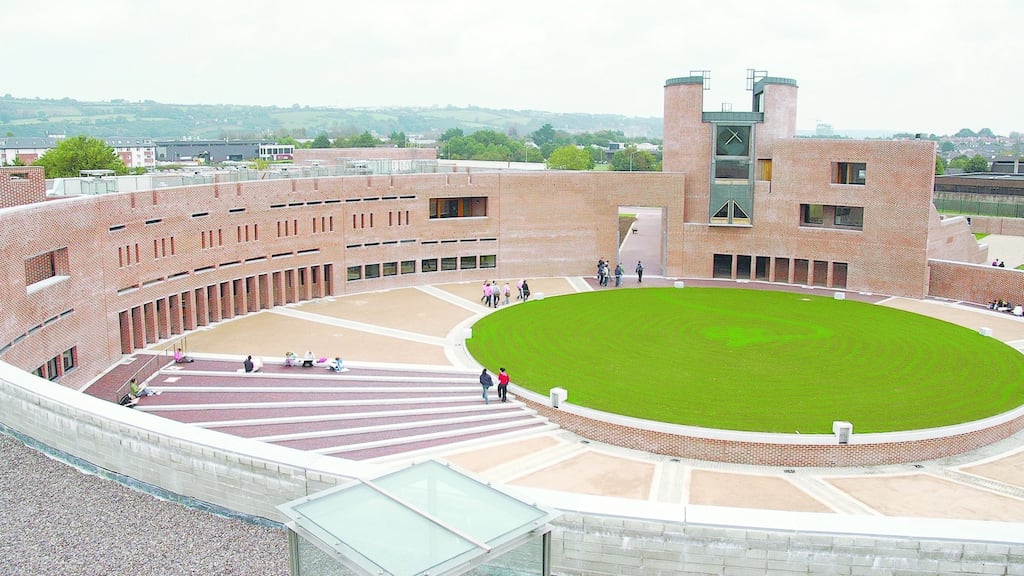 Cork Institute of Technology has failed in its bid to secure university status with Tralee IT.