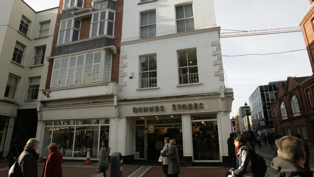 Dunnes Stores is just 0.1 per cent behind Tesco in the Irish supermarket league, according to the latest share figures from Kantar Worldpanel in Ireland.