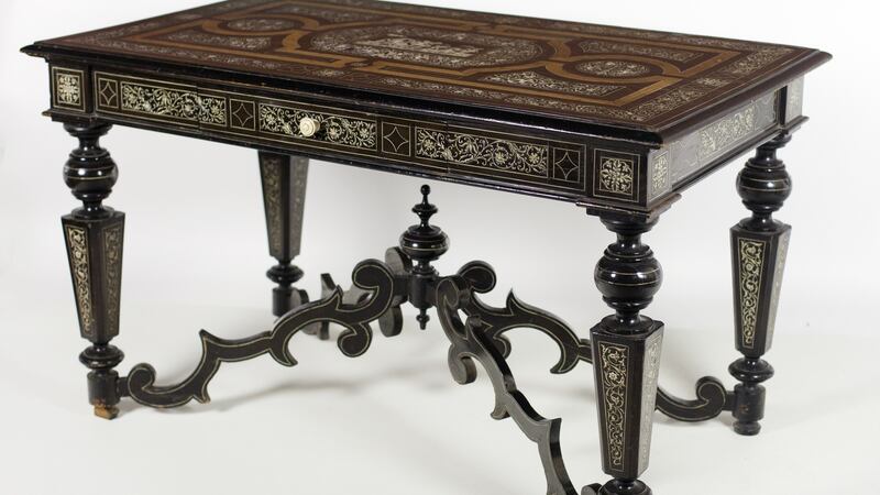 Early 19th century Italian ebonised centre table