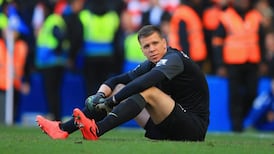 Wrong guy Gibbs has Ian right cross and Leonardo bows before Rooney’s art