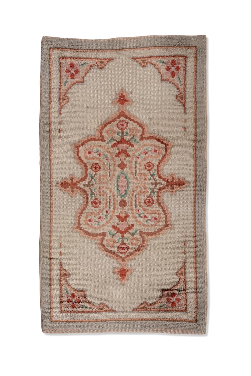 Small Dun Emer wool rug €300-€500