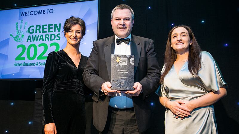 Richard Alexander, Sustainable Fuels Lead at Calor, presents The Green Food & Beverage Award to Martha Casey and Orla Hurley, Carbery Group.