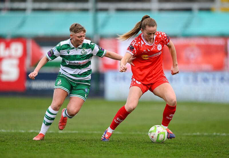 Aoibheann Clancy of Shelbourne (right) holds off Jaime Thompson of Shamrock Rovers during the teams' SSE Airtricity Premier Division match at Tolka Park earlier this year. Photograph: Stephen McCarthy/Sportsfile