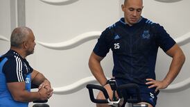 Sergio Parisse takes part in Italian training