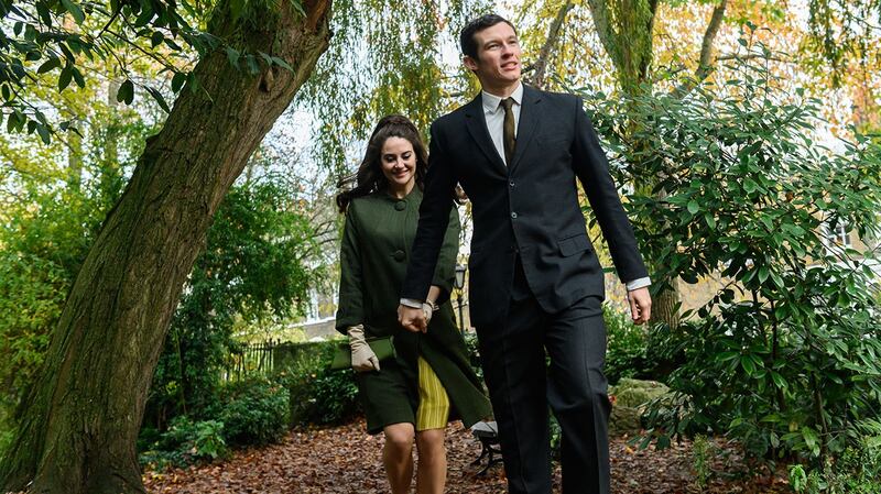 Shailene Woodley and Callum Turner in The Last Letter from Your Lover