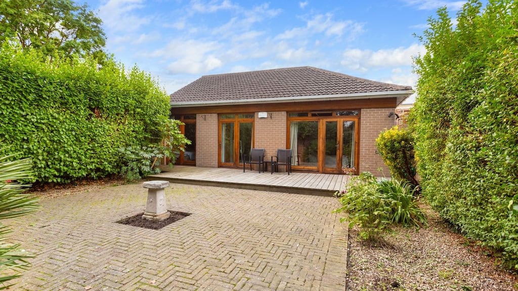 Low-maintenance rear garden