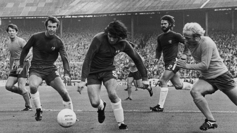 Peter Osgood (1947 - 2006), Paddy Mulligan and David Webb of Chelsea with Alan Whittle of Everton (right) in action during a Charity Shield match at Stamford Bridge in 1970. Photograph: Roger Jackson/Central Press/Hulton Archive/Getty Images)