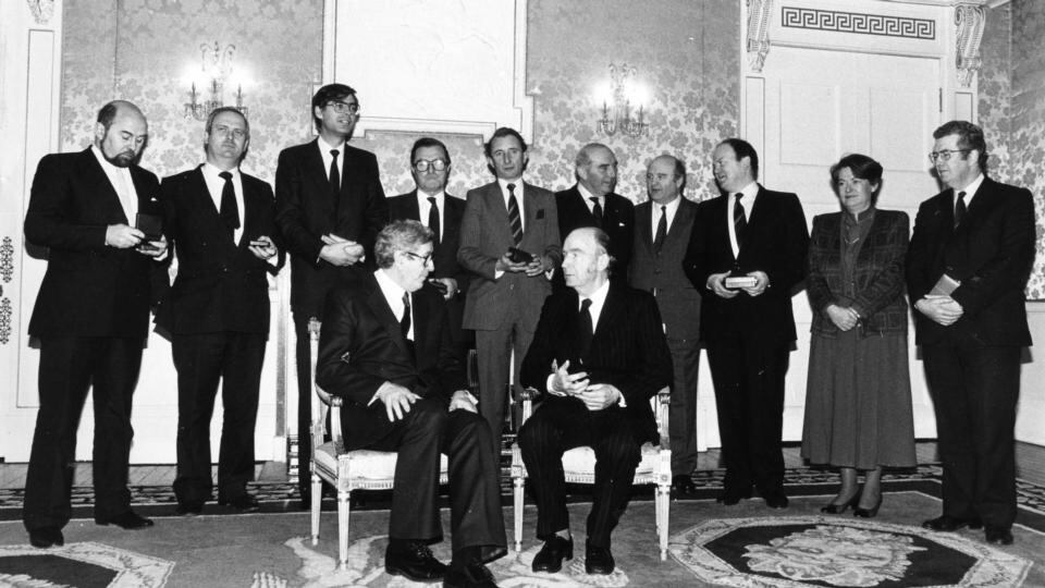 Pictured in February 1986 at Aras an Uachtarain after a Cabinet reshuffle with then taoiseach Dr Garret FitzGerald and then President Patrick Hillery. Back row far left is Ruairi Quinn then minister for labour and public service. Photograph: Paddy Whelan / The Irish Times