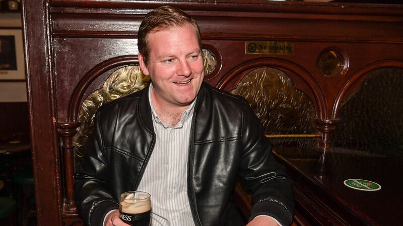 Falling to Earth – My Summer with Bowie review: Captivating one-man show turns reflective, bawdy and entertaining