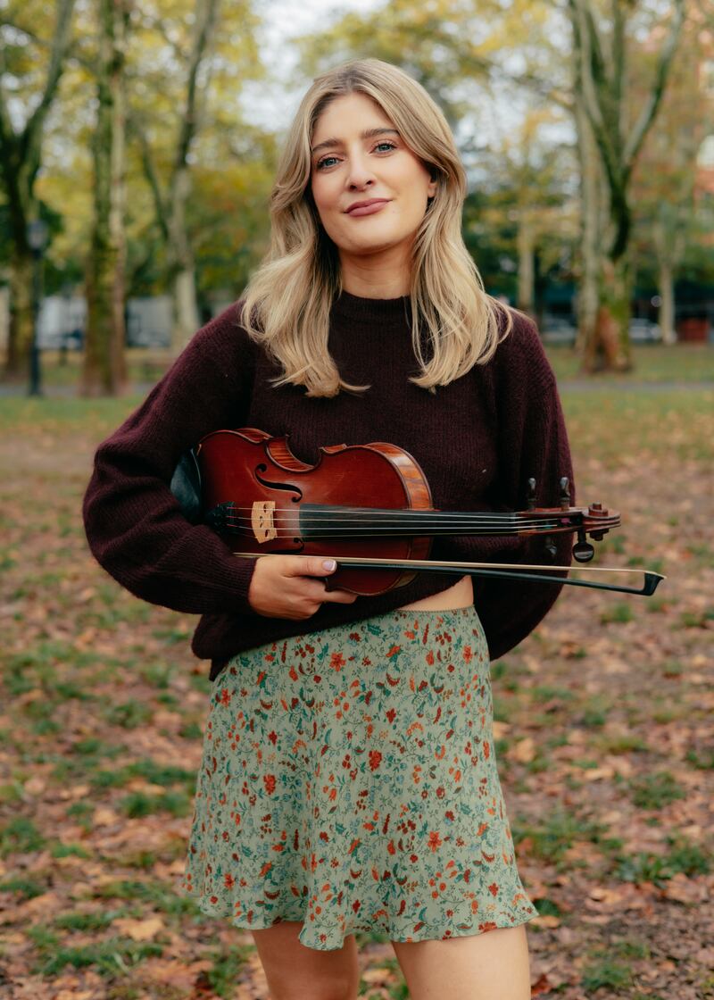 Doireann Ní Ghlacáin: "Bhí ceol na fidle ina fhuaimrian de m’óige." Grianghaf: Timothy O'Connell