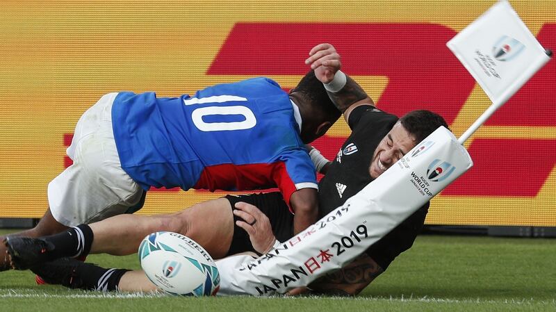 TJ Perenara scores a try. Photo: Odd Andersen/Getty Images