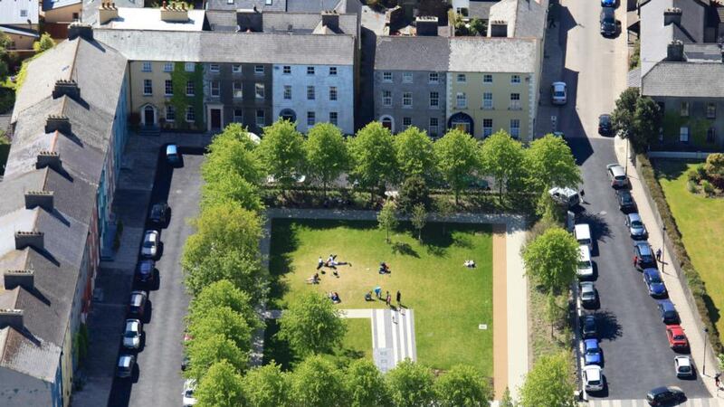 Emmet Square in the heart of Clonakilty is an elegant square of Georgianstyle houses built in the late 1700s. taken from Cork: The View from Above by Dennis Horgan, published by The Collins Press, 2014