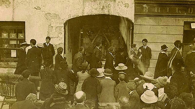 Crowds gather in Tipperary. Photograph: Hogan collection, National Library of Ireland