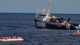 LÉ Samuel Beckett  rescues 100 migrants  near Libya