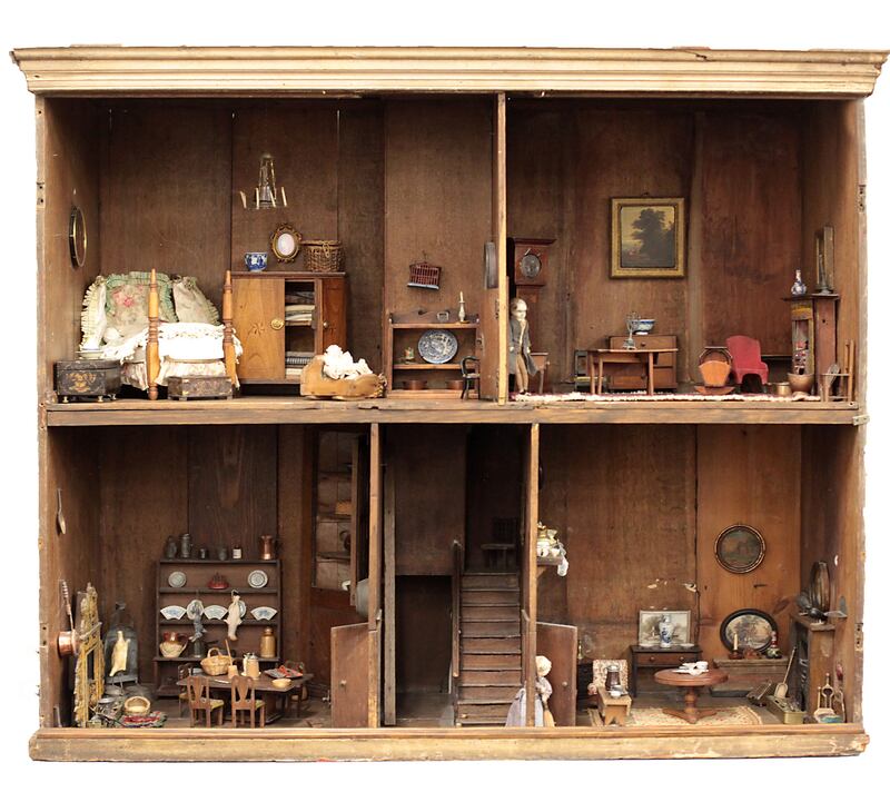Lot 479: Vivien Greene’s Portobello Dolls’ house interior (1700-1710), €8,000 - €12,000