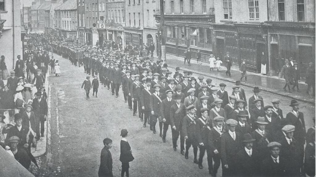 Following the split in the Irish Volunteers in September 1914, over 95 per cent of the members switched allegiance to the National Volunteers. Members of the Kilkenny National Volunteers parade down High Street in October 1914 on the occasion of John Redmond’s inauguration as Freeman of the City. Ccourtesy of James Stephens Barracks Museum