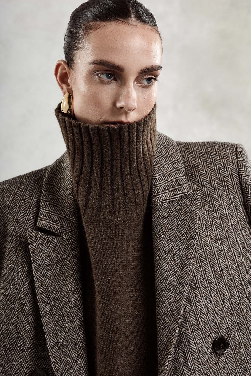 Constance: Oatmeal and cocoa herringbone tailored coat, €1050