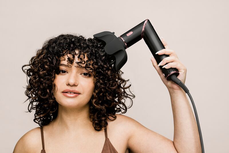 Give the gift of glossy hair with the newly launched Shark FlexStyle Air Styler & Hair Dryer, €369.99.