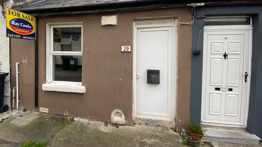 Town: 19 Rutland Cottages, Dublin 1