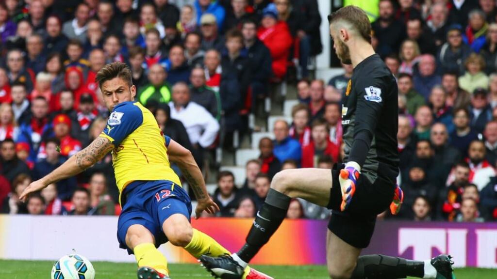Manchester United’s David de Gea had to be withdrawn due to injury, giving Victor Valdes his debut. Photo: Clive Rose/Getty Images