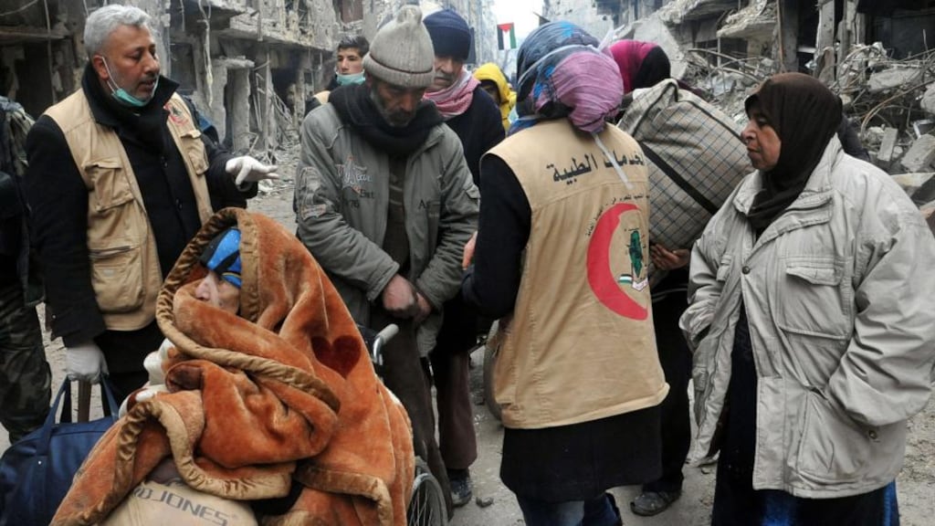 Since January 18th the UN agency serving Palestinian refugees has provided 6,500 food parcels for the 18,000 inhabitants of Yarmouk. Al-Qaeda’s official Syrian offshoot Jabhat al-Nusra began withdrawing from the besieged Yarmouk Palestinian refugee neighbourhood south of Damascus under a deal reached yesterday, Al Jazeera reported.