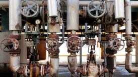 Brent set for weekly rise on Egypt unrest