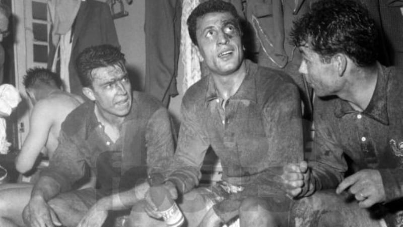 Mustapha Zitouni (centre) celebrates alongside his then French teammates Yvon Douis and Just Fontaine after an international at the Parc des Princes in March, 1958. A matter of weeks later, Zitouni had ‘defected’ to his native Algeria. Photograph: Presse Sports/freshfocus