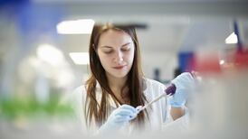 Lung cancer drug fails to show advantage in clinical trial