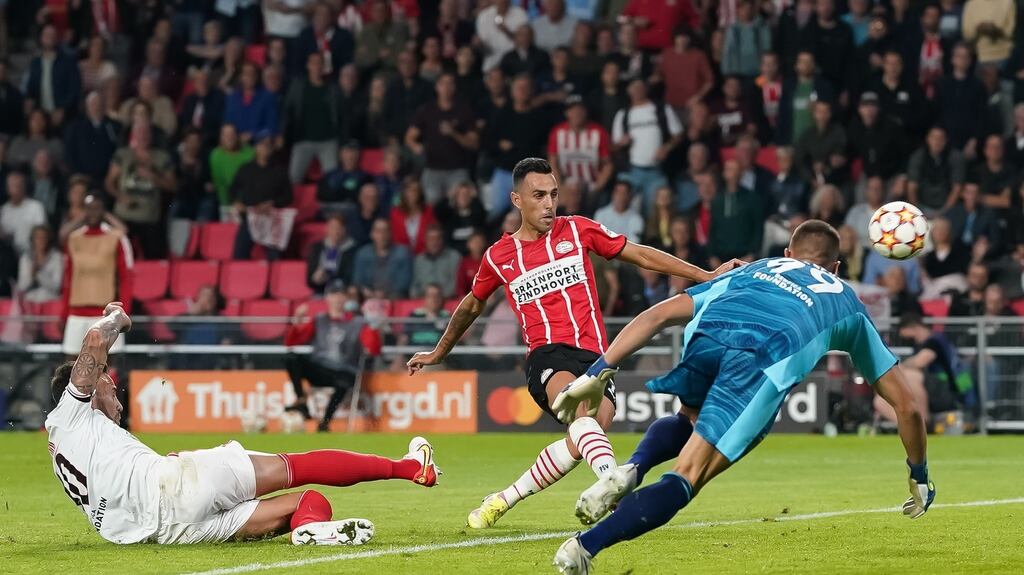 Eran Zahavi of PSV Eindhoven misses a big chance during the Champions League playoffs, second leg against Benfica at Philips Stadion. Photograph: Christian Kaspar-Bartke/Getty Images