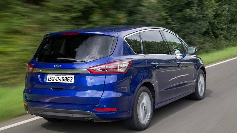 Ford’s S-Max in ‘Deep Impact’ metallic blue