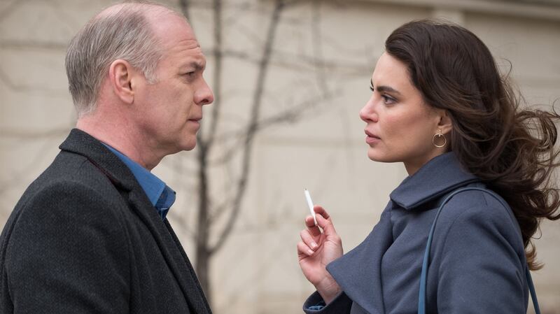 Vlad Ivanov and Catrinel Menghia in The Whistlers.