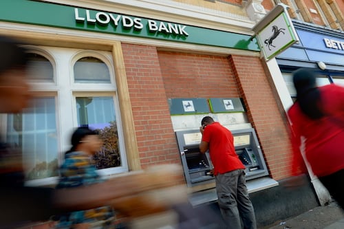 Lloyds buys MBNA credit cards business for £1.9bn