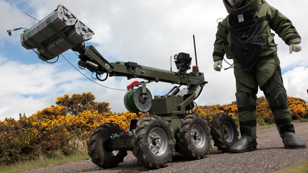An Army bomb disposal team made safe a pipe-bomb in Drogheda.
