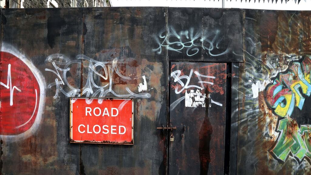 A peace wall at Flax Street, Ardoyne. 5 June 2019. Photograph: Darren Kidd/ ©Press Eye
