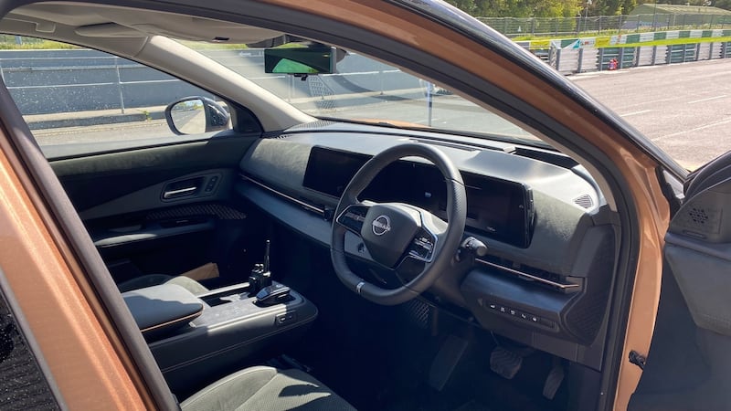 The centre console slides back and forth electrically (not sure why, really, but it’s a neat effect)