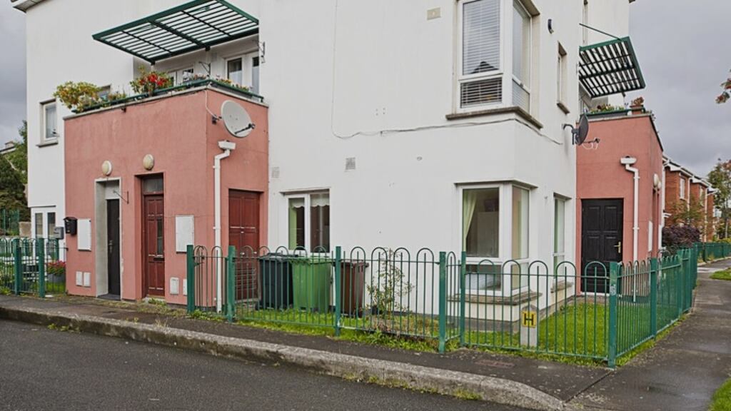 Town:  63 Castlecurragh Vale, Mulhuddart, Dublin 15