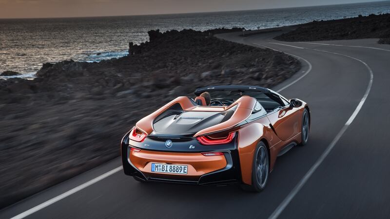 Over a day’s hard driving across the mountains of Majorca, the i8 Roadster averaged 8.8 litres per 100km, or 32mpg