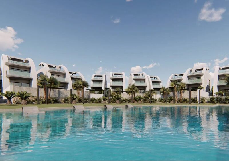 This three-bed apartment in Alicante is close to numerous golf courses