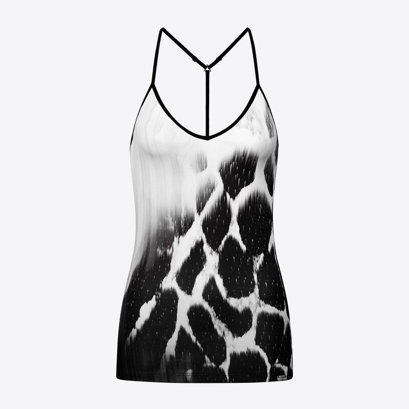 Haze print tank top €130, www.vyayama.com