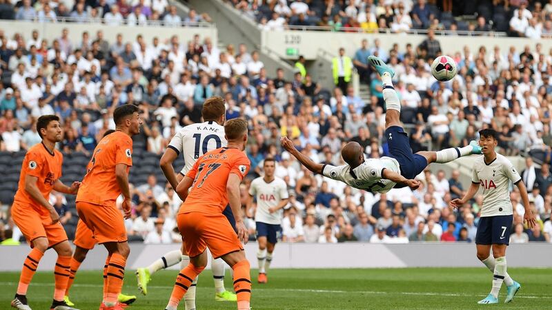 Lucas Moura misses an overhead attempt. Photo: Daniel Leal-Olivas/Getty Images
