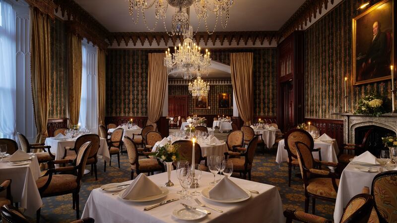 Dromoland Castle diningroom