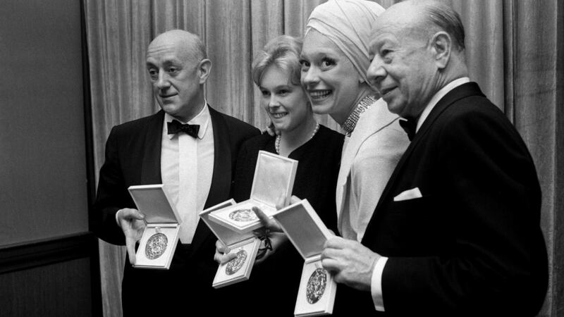 Carol Channing joins fellow Tony Award winners Alec Guinness, Sandy Dennis and Bert Lahr after the awards ceremony in New York on May 24th, 1964. Photograph: Larry C. Morris/The New York Times